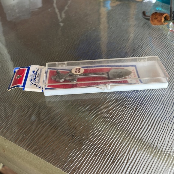 Elvis Presley - Graceland Pewter Collectible Spoon - Picture 5 of 6